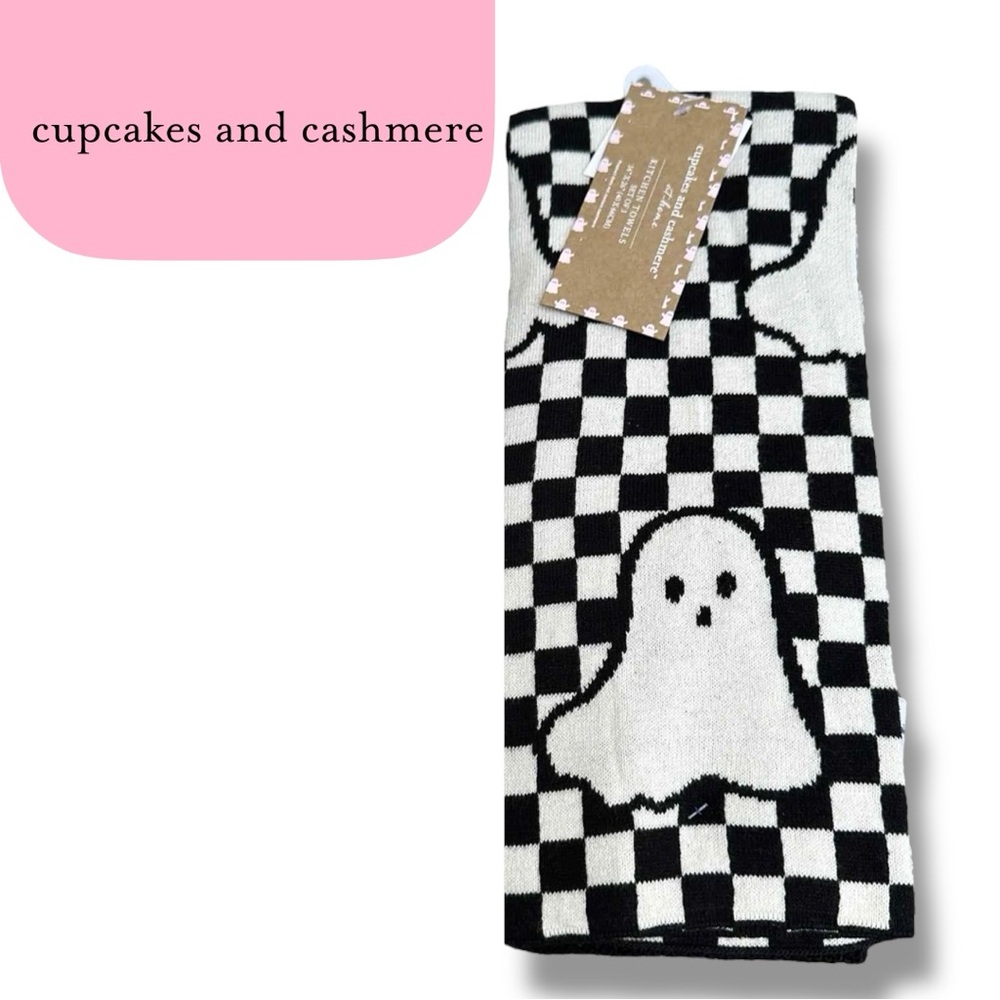 Hard to find ultra lux cupcakes & cashmere Black and White Ghost Checkered Towel
